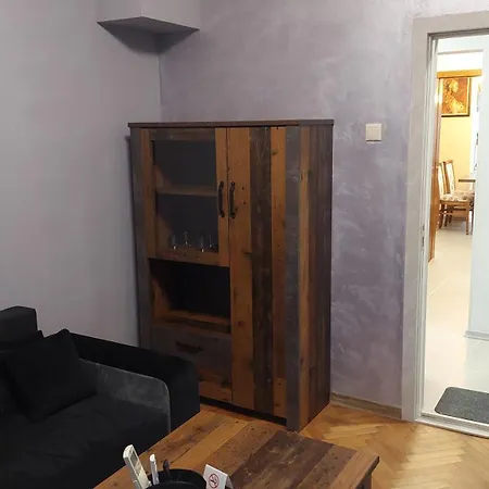 Appartement Dellux - Petra *