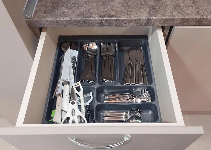 Dellux - Petra ヴァルナ