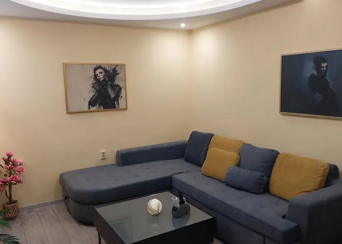 Dellux - Petra ヴァルナ