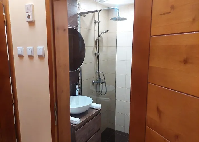 Dellux - Petra ヴァルナ